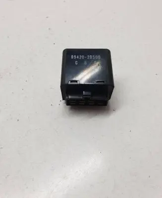 Hyundai Santa Fe Window wiper relay 954202B500