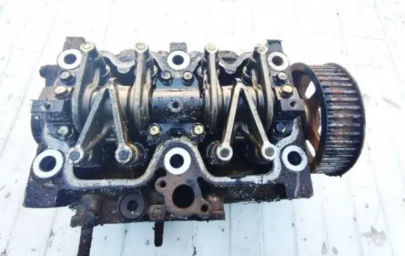 Subaru Impreza I Engine head 