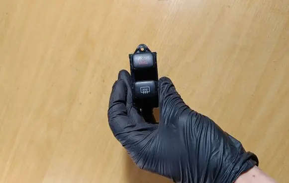 Toyota Corolla E100 Hazard light switch 157127 TR9012