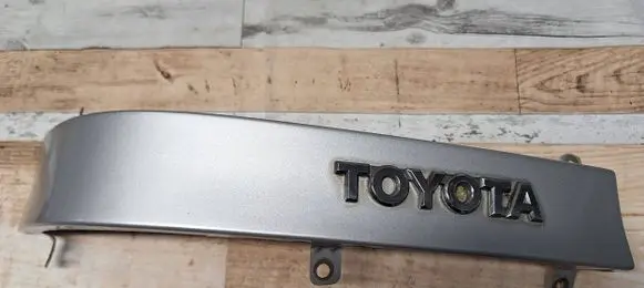 Toyota Avensis T220 Rear/tail light trim molding 