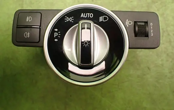 Infiniti Q30 Headlight wiper switch 