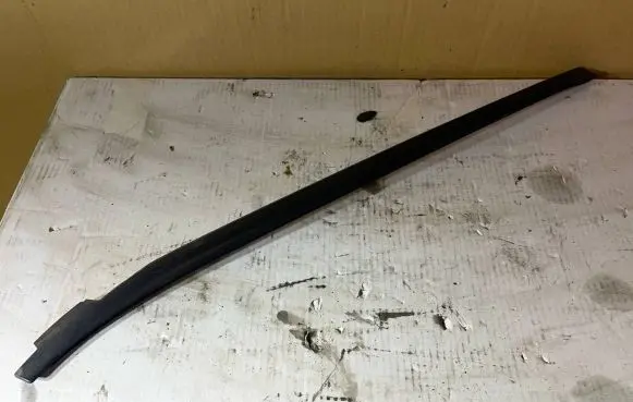 Windshield trim