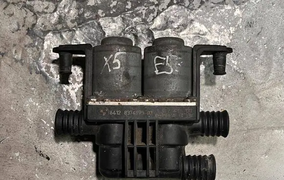 BMW X5 E53 Coolant heater control valve 6412837499502 64128374995 8374995