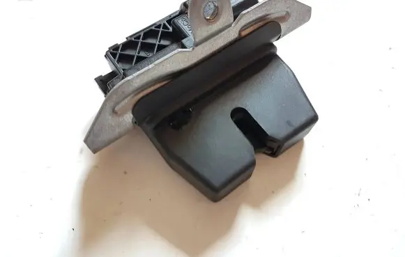 Ford Focus Tailgate/trunk/boot lock/catch/latch DS7AN442A66AD