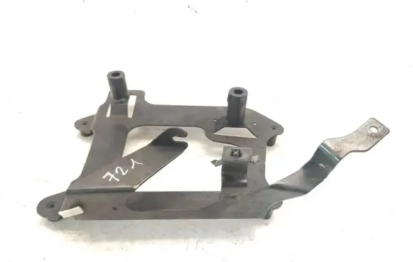 Jaguar XE Intercooler pipe mounting bracket GX736K767AC