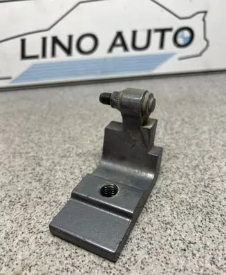 BMW 5 E60 E61 Rear door lower hinge 7068089