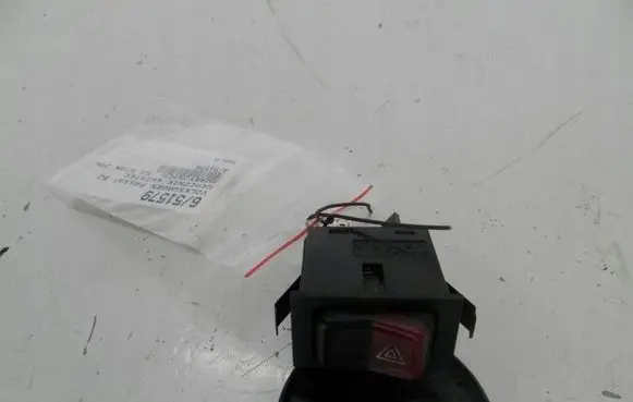 Volkswagen PASSAT Hazard light switch 161953235