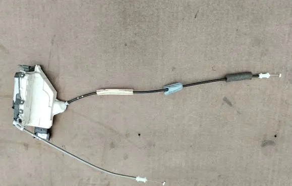 Citroen C4 Cactus Front door lock 9819038480