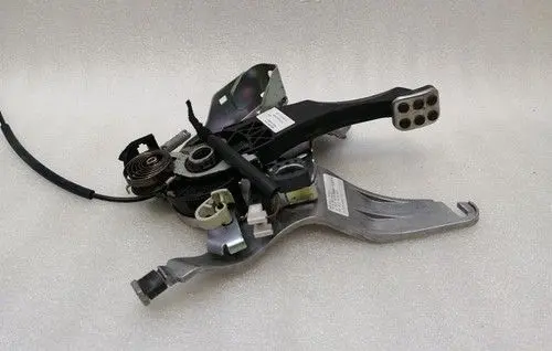 Mercedes-Benz CLA C117 X117 W117 Accelerator throttle pedal A2124200384