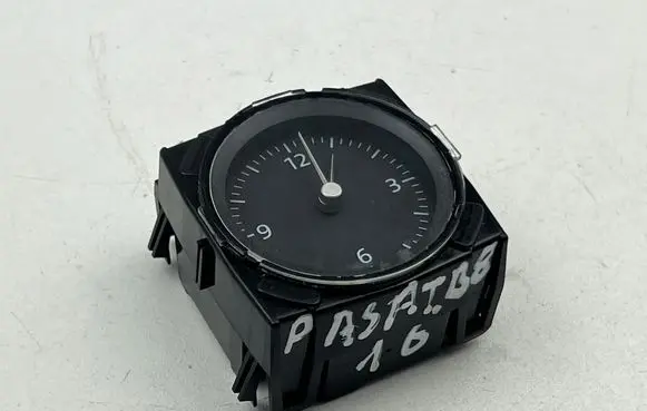 Volkswagen PASSAT B8 Clock 3G0919204C 25700001 1428910281