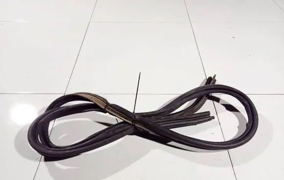 Renault Megane II Rubber seal front coupe door 