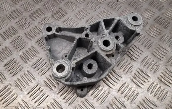 Chrysler Pacifica Gearbox mounting bracket 68224740AA