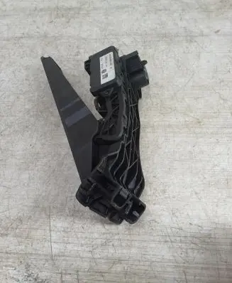 Volkswagen PASSAT B6 Accelerator throttle pedal 1K1721503L 6PV00860000