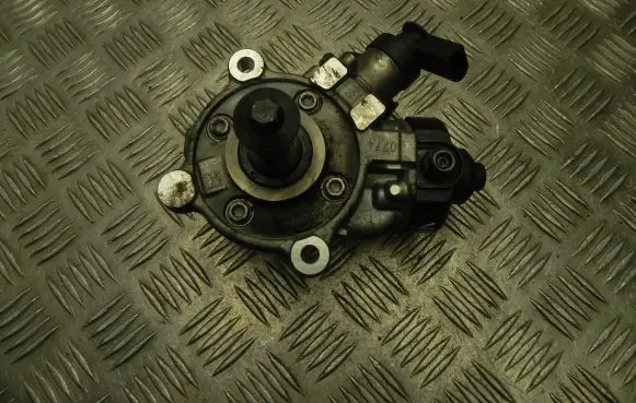 Toyota Avensis T270 In-tank fuel pump 4754903
