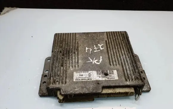 Renault Laguna I Engine control unit/module S103750014A HOM7700874132 7700107004E