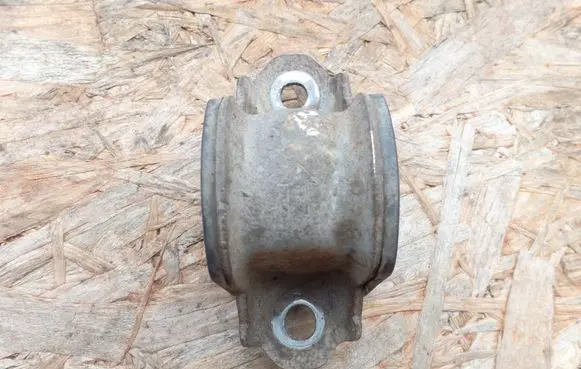 Subaru Legacy Sway bar bush bracket, front 20414AJ030