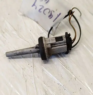 Volkswagen Golf IV Interior temperature sensor 1J0907543