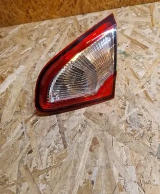 Nissan Qashqai Tailgate rear/tail lights 89503209