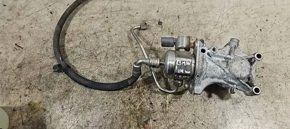 BMW 1 F20 F21 Fuel injection high pressure pump 7607159 0261520150 3002883562