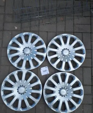 Ford Fiesta R15 wheel hub/cap/trim 8V211130BB FD33310113