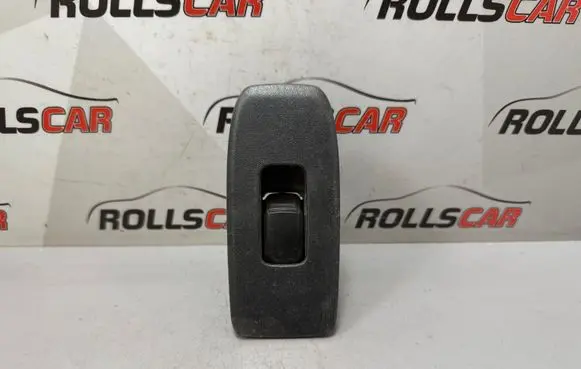 Mitsubishi Pajero Electric window control switch MR444892
