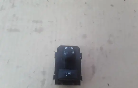 Nissan Leaf I (ZE0) Electric window control switch NOCODE