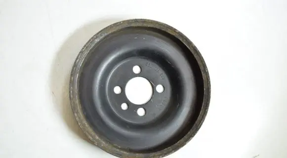 Audi A4 S4 B5 8D Crankshaft pulley 050105255