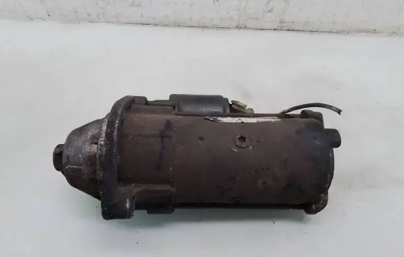 Volkswagen PASSAT B5.5 Starter motor 068911024E D7R33 361BMBVL4