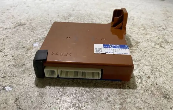 Lexus IS 220D-250-350 Other control units/modules 8865053112 1776006320