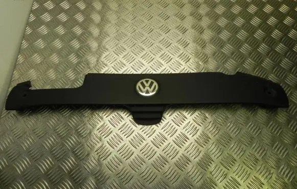 Front bumper upper radiator grill