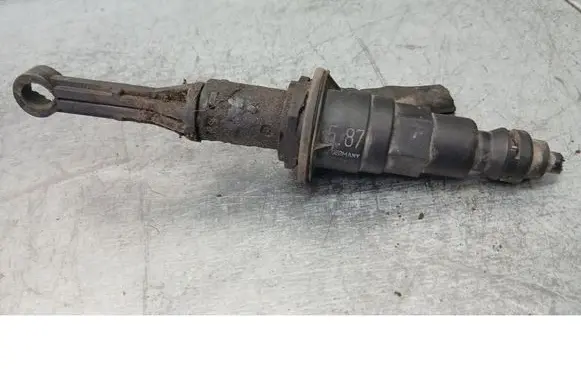 Renault Master II Clutch master cylinder 