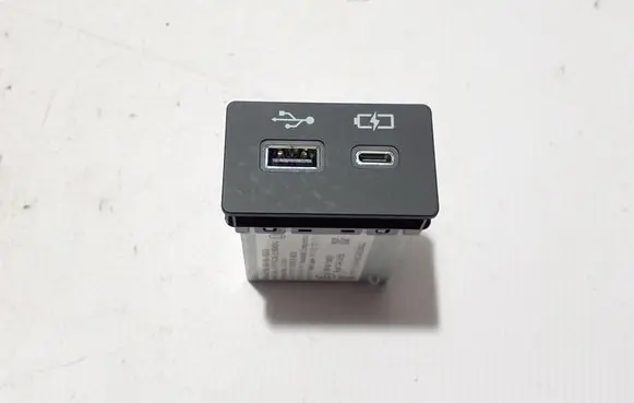 USB socket connector
