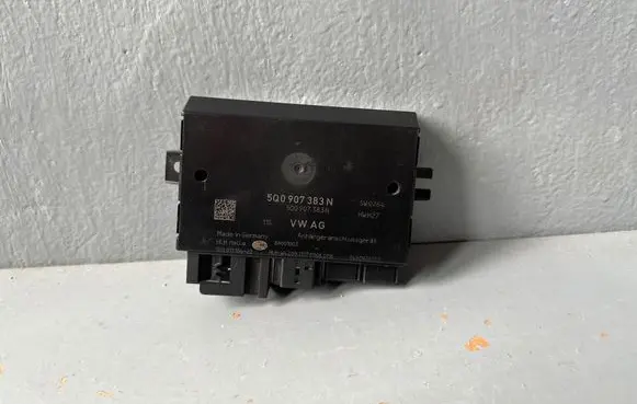 Volkswagen PASSAT B8 Tow bar trailer control unit/module 5Q0907383N 5DS011104 8A001003