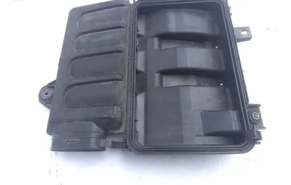 Mazda 3 I Air filter box