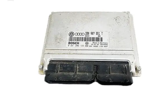 Volkswagen PASSAT B5 Engine control unit/module 3B0907551T