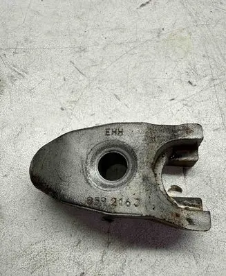 Audi A6 S6 C7 4G Fuel Injector clamp holder 059216J