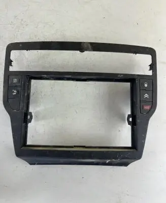 Citroen C5 Radio/GPS head unit trim 96588884ZD 96645838ZD