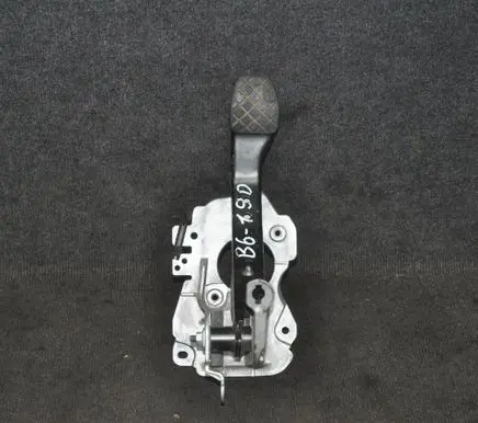 Volkswagen PASSAT B6 Brake pedal 3C2721057D