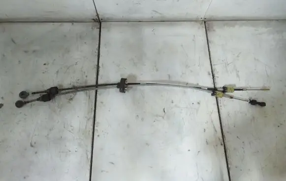 Opel Zafira B Gear shift cable linkage 55351948