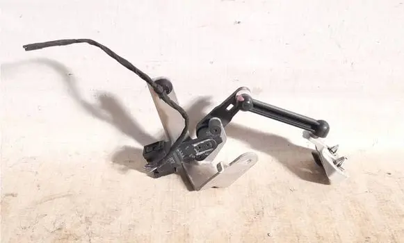 BMW X6M G06 F96 Headlight/headlamp level sensor 6899883 6895467 83301350