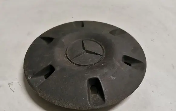 Mercedes-Benz Sprinter W906 R16 wheel hub/cap/trim A9064010025