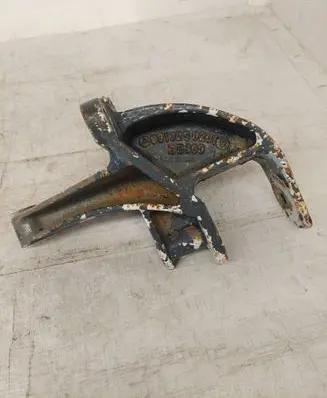 Mercedes-Benz Sprinter W901 W902 W903 W904 Front shock absorber mounting bracket 9013250201