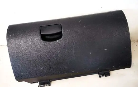 Subaru Legacy Glove box