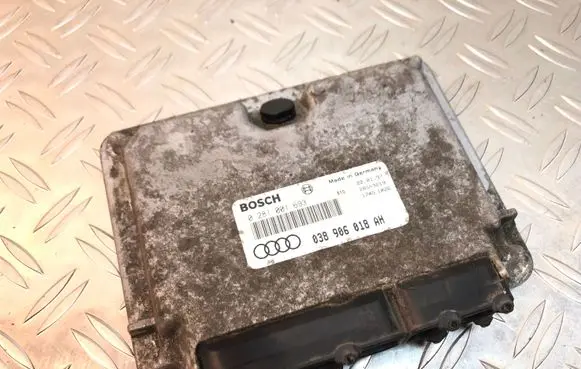Audi A3 S3 8L Engine control unit/module 038906018AH 0281001693
