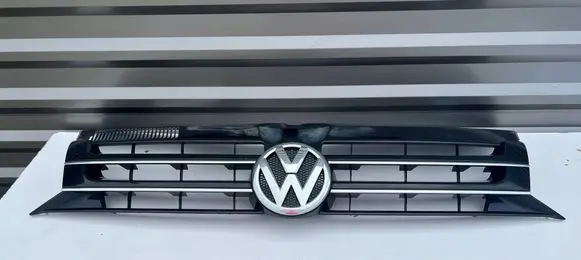 Volkswagen Multivan T5 Front bumper upper radiator grill 7E5853651