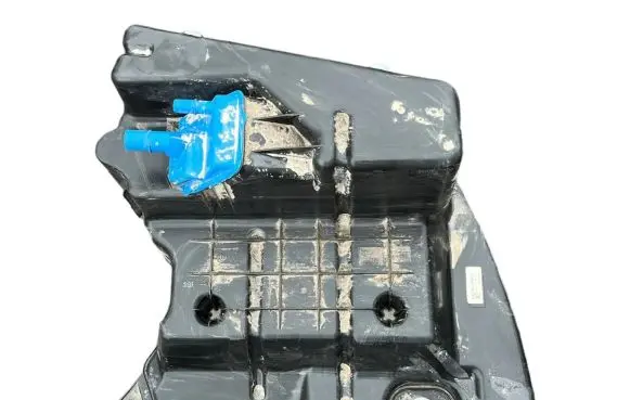 Audi A4 S4 B9 AdBlue liquid reservoir 8W0131878AM 4067411AD A067423AG