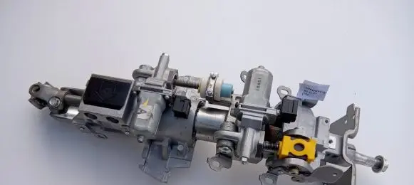 Infiniti QX80 Steering wheel axle