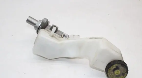 Nissan Qashqai Master brake cylinder