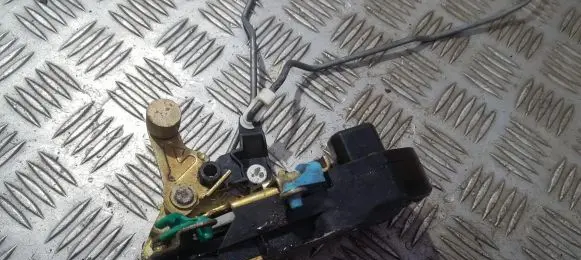 Chrysler Voyager Front door lock 