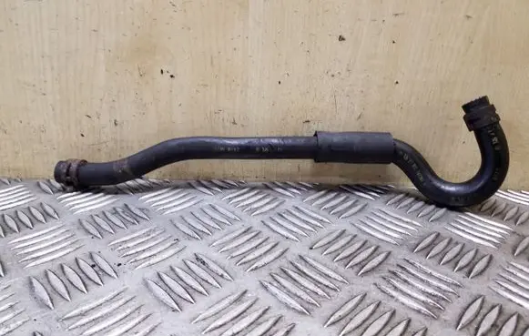 Toyota Avensis T270 Engine coolant pipe/hose